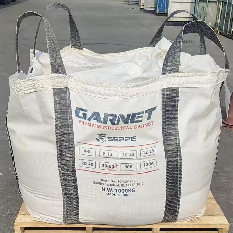 Palletized 1000kg jumbo bag packaging for garnet abrasive