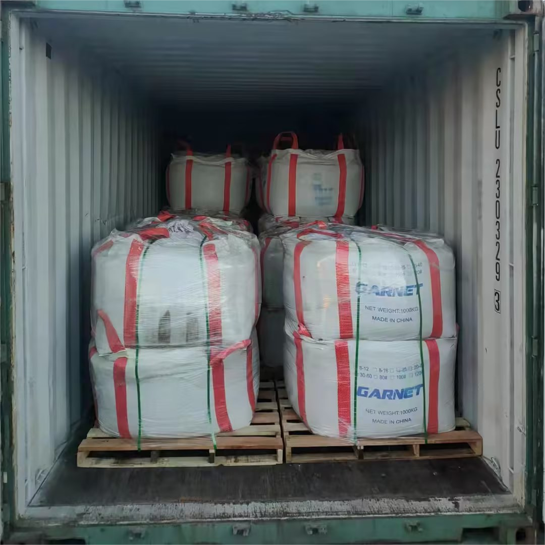 Container loading for garnet abrasive jumbo bags