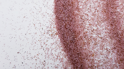 What should pay attention to when choosing garnet abrasives?